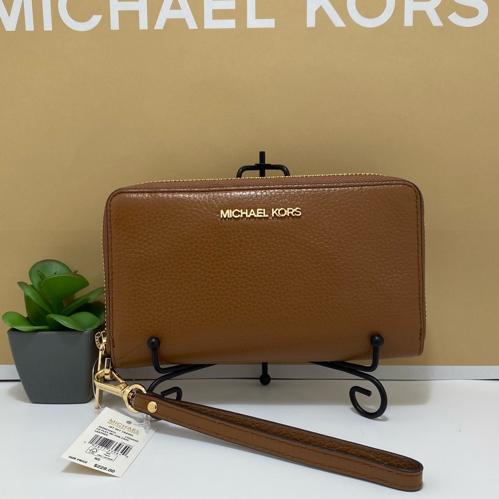 Michael kors wallet